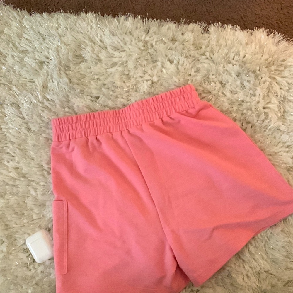 Pink shorts - Picture 2 of 2